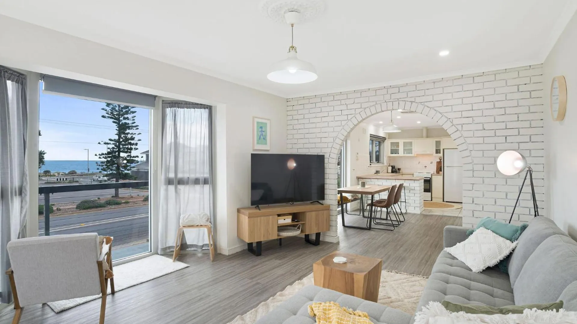 A Beachfront Surprise Of Bliss Henley Beach South Apartment
